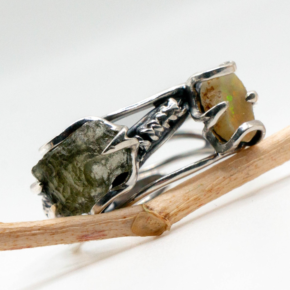 Срібна каблучка з опалом та молдавитом · ручна робота