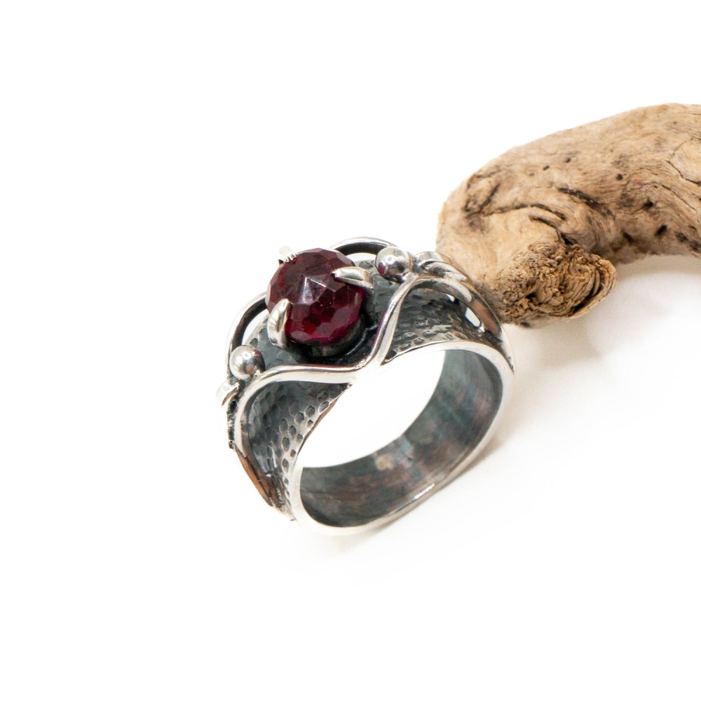 Каблучка зі шпінеллю — авторська робота Komarov Jewelry, Фото 4