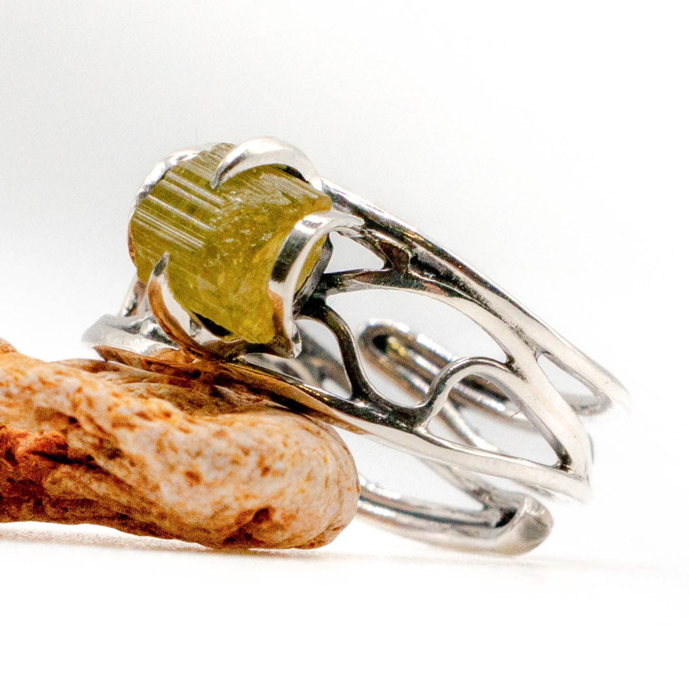 Каблучка з зеленим турмаліном — ручна робота Komarov Jewelry