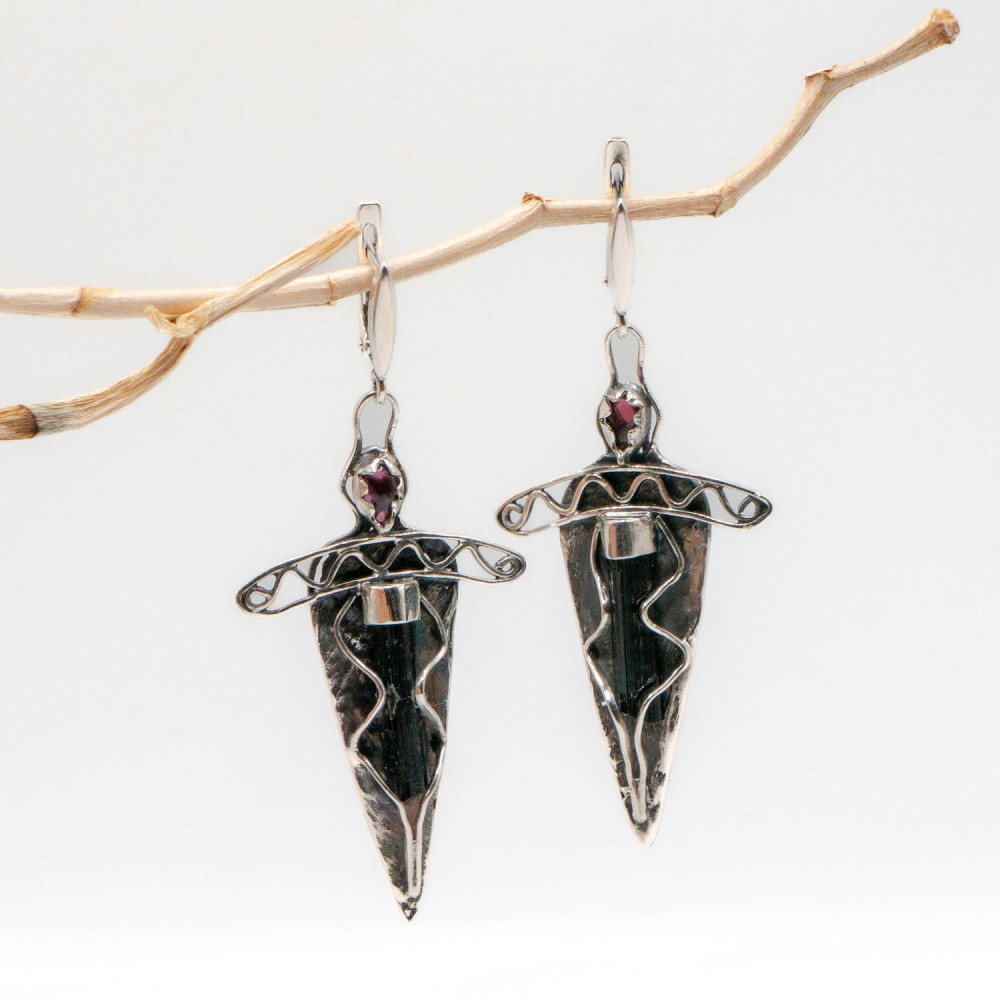 Сережки з чорним турмаліном і гранатом — авторська робота Komarov Jewelry