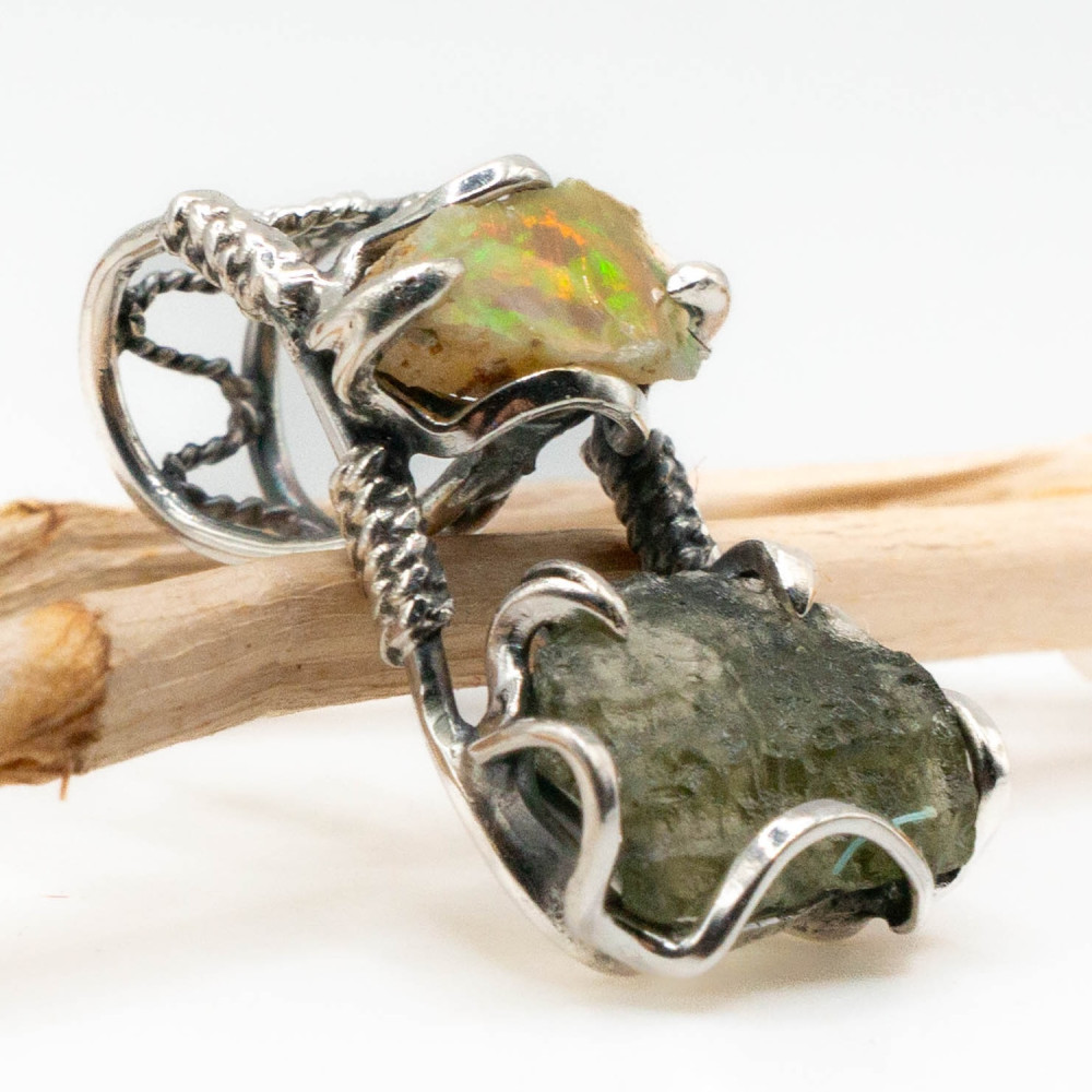 Срібний кулон з опалом та молдавитом · ручна робота