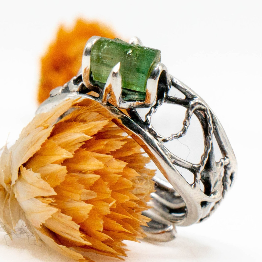 Каблучка «Лісовий Подих» з зеленим турмаліном — ручна робота Komarov Jewelry