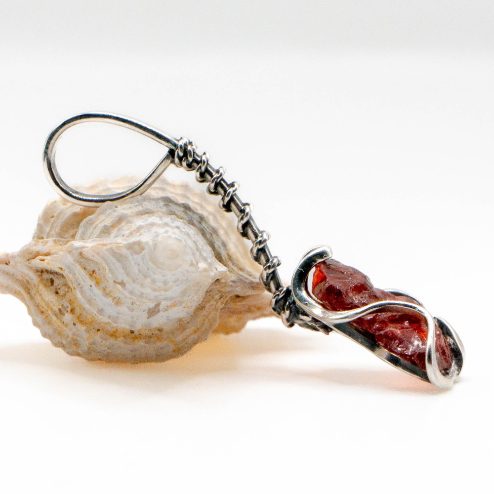 Срібний авторський кулон з натуральним гранатом — ручна робота Komarov Jewelry