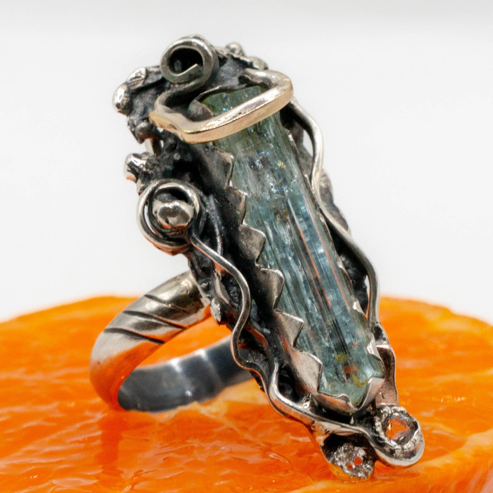 Авторська каблучка з природним аквамарином та блакитним топазом