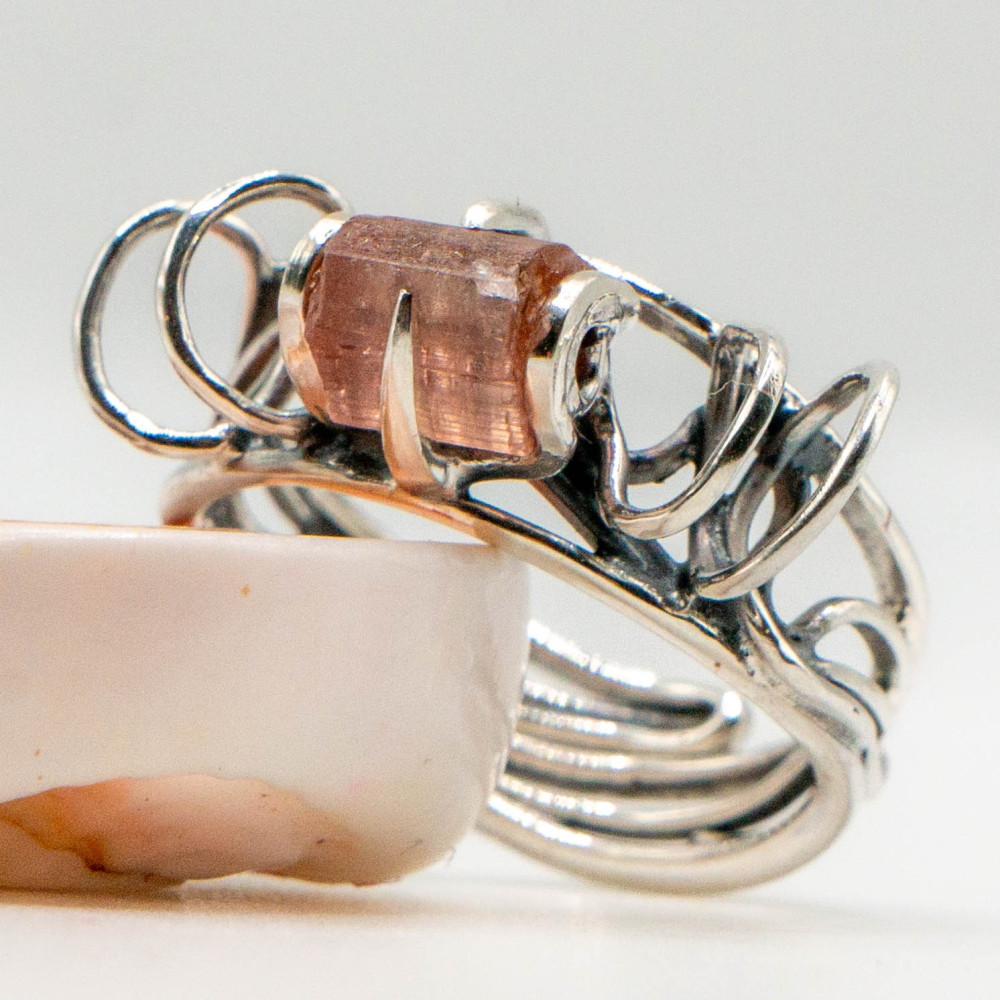 Кільце срібне з натуральним турмаліном "Рожева ніжність"