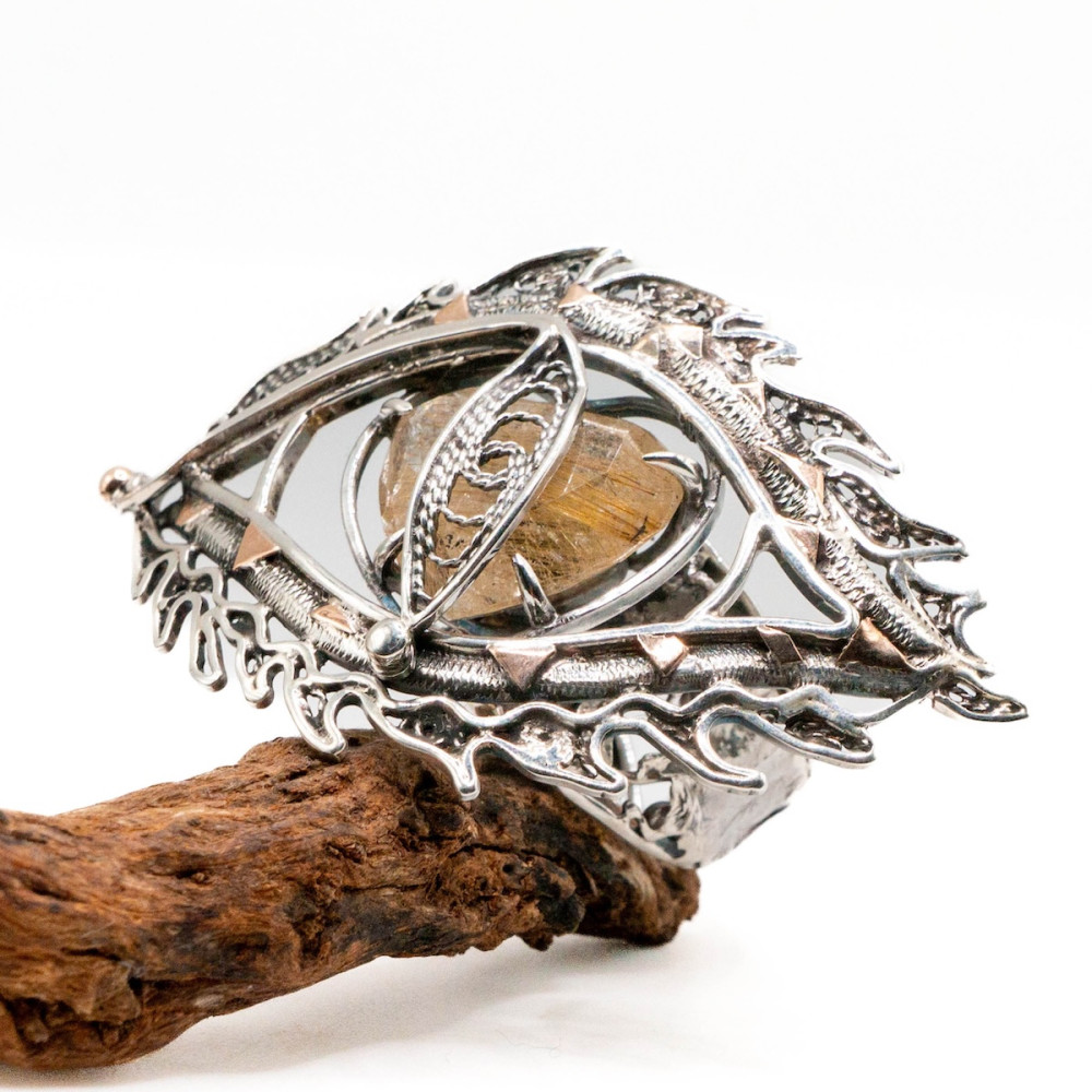 Серебряное кольцо с золотом в виде глаза с кварцем волосатиком