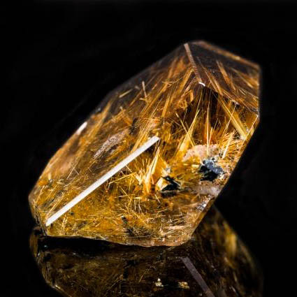 Кварц волосатик (рутиловий кварц)